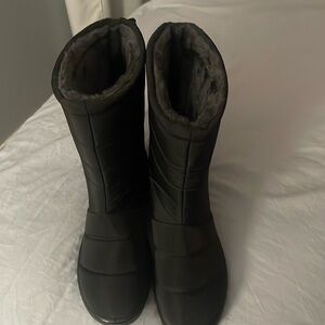 Black winter lined women’s boots size 10